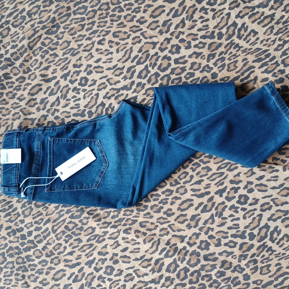 NWT TRIBAL JEANS size 4 MID-RISE ICON FIT PULL ON JEANS 👖 😍